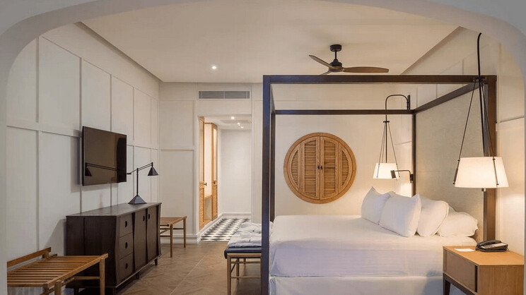 Privilege Swim Up Master Suite 